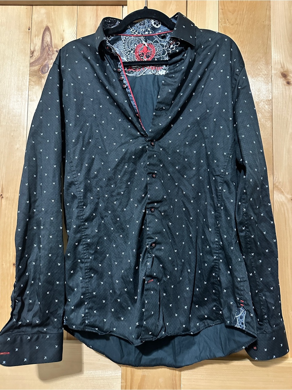 Au Noir Men’s “American Slim Fit” Button Down Shirt - Black/Red - Size 4 (Large)
